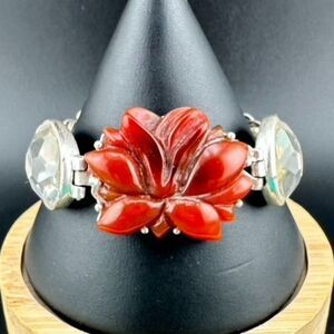 Kenneth Cole NY Carved Flower floral Resin Toggle Link Bracelet 7"